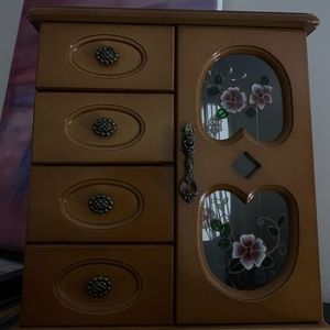 Gorgeous antique jewelry chest organizer